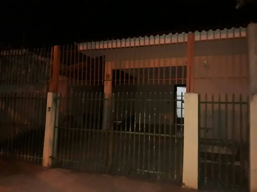 Casa com 2 quartos à venda e para alugar, 269m2 em Jardim Ouro Verde, Bauru - SP - imagem 4 Foto 4 de Casa com 2 quartos à venda e para alugar, 269m2 em Jardim Ouro Verde, Bauru - SP