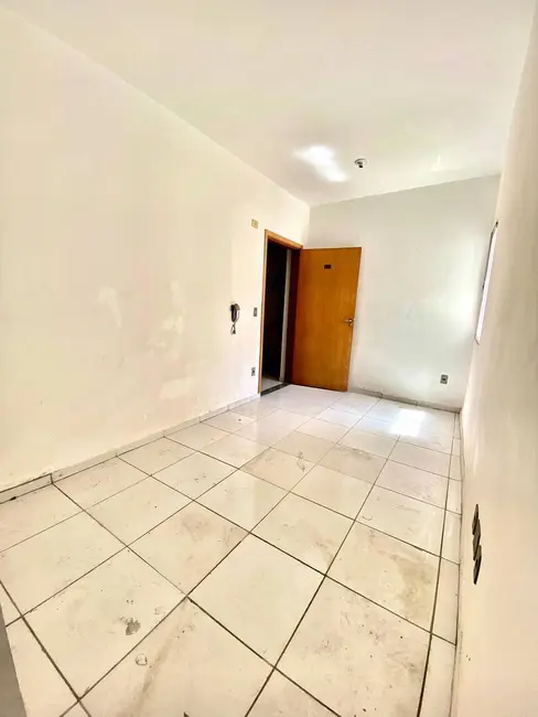 Apartamento com 2 quartos para alugar em Jardim Dona Lili, Bauru - SP - imagem 3 Foto 3 de Apartamento com 2 quartos para alugar em Jardim Dona Lili, Bauru - SP