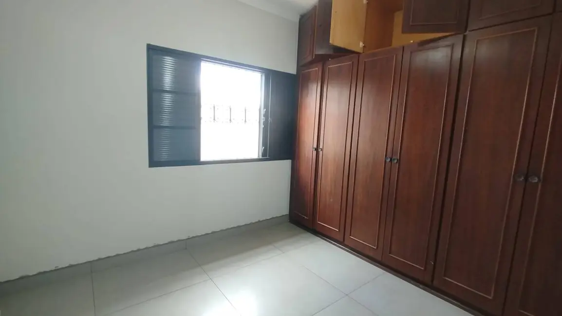 Casa com 3 quartos à venda e para alugar, 250m2 em Jardim América, Bauru - SP - imagem 8 Foto 8 de Casa com 3 quartos à venda e para alugar, 250m2 em Jardim América, Bauru - SP