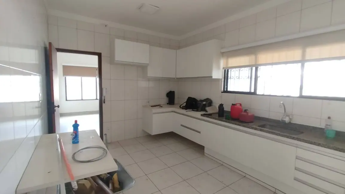 Foto 1 de Casa com 3 quartos à venda e para alugar, 250m2 em Jardim América, Bauru - SP