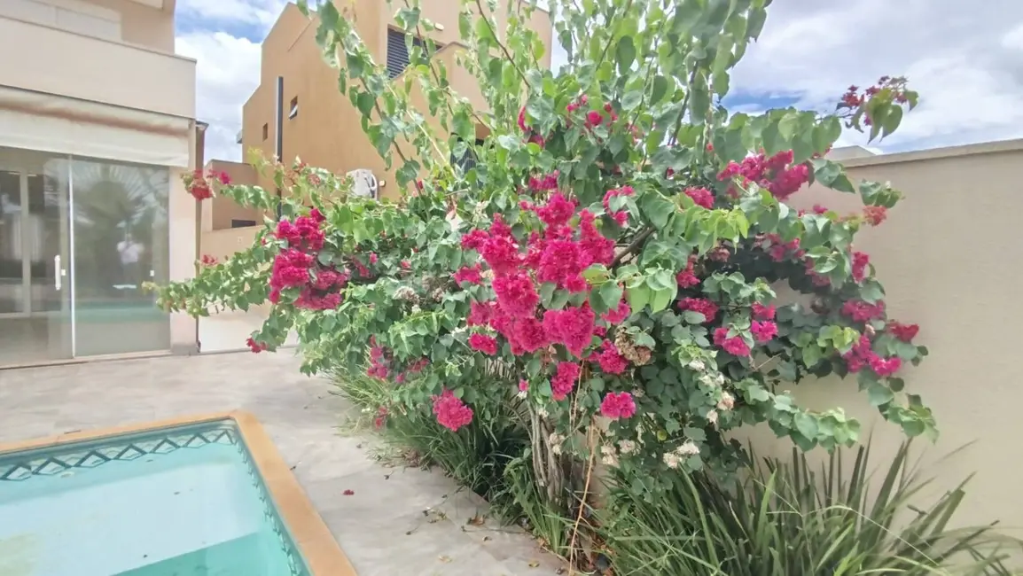 Foto 1 de Casa com 4 quartos à venda e para alugar, 360m2 em Residencial Villaggio III, Bauru - SP