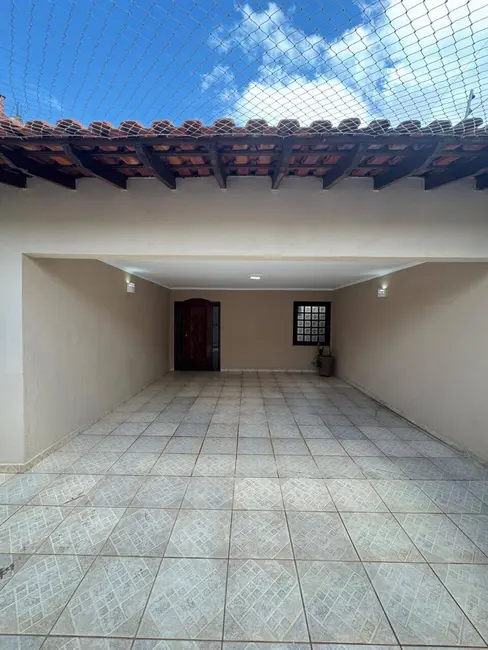 Casa com 3 quartos para alugar, 250m2 em Jardim América, Bauru - SP - imagem 9 Foto 9 de Casa com 3 quartos para alugar, 250m2 em Jardim América, Bauru - SP