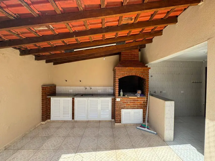 Casa com 3 quartos para alugar, 250m2 em Jardim América, Bauru - SP - imagem 4 Foto 4 de Casa com 3 quartos para alugar, 250m2 em Jardim América, Bauru - SP