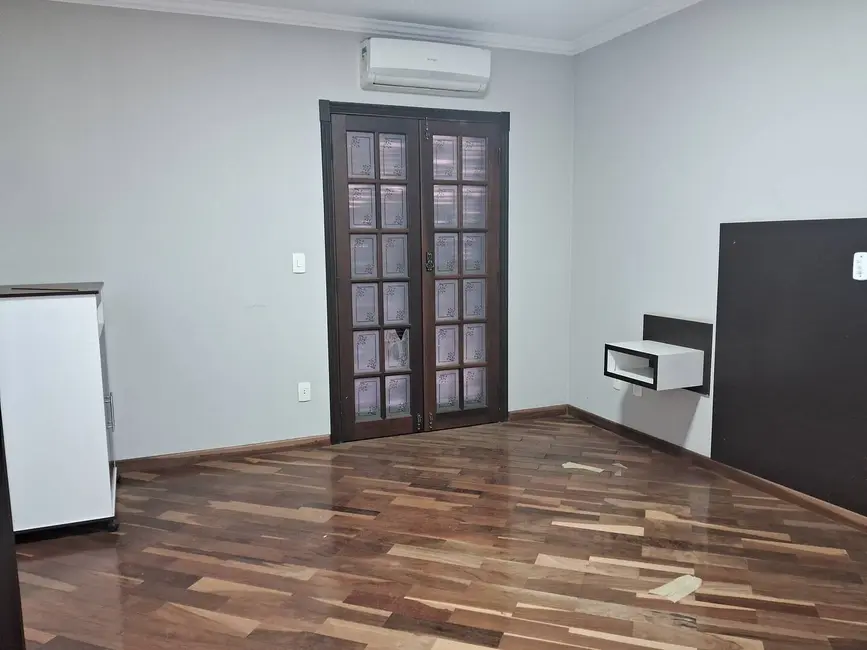 Foto 2 de Casa com 3 quartos à venda e para alugar em Vila Camargo, Bauru - SP