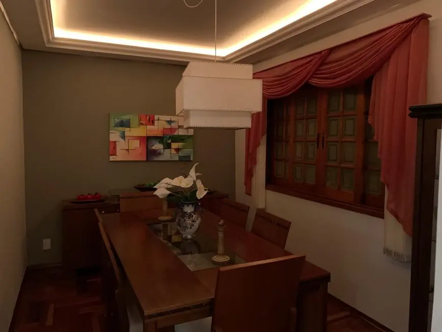 Casa com 5 quartos à venda, 390m2 em Vila Serrão, Bauru - SP - imagem 1 Foto 1 de Casa com 5 quartos à venda, 390m2 em Vila Serrão, Bauru - SP