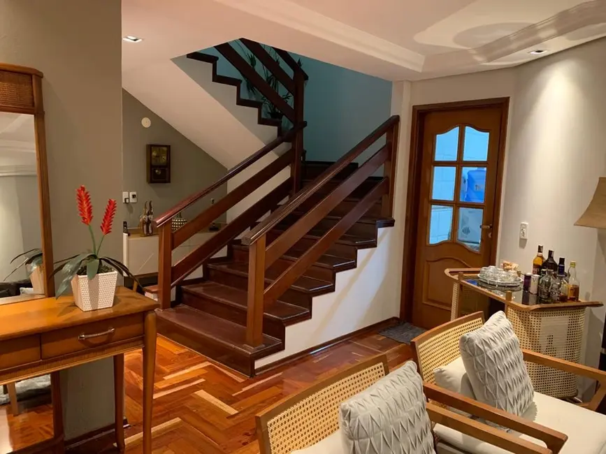 Casa com 5 quartos à venda, 390m2 em Vila Serrão, Bauru - SP - imagem 2 Foto 2 de Casa com 5 quartos à venda, 390m2 em Vila Serrão, Bauru - SP