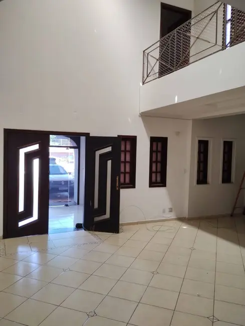 Foto 6 de Sobrado com 5 quartos para alugar em Vila Guedes de Azevedo, Bauru - SP