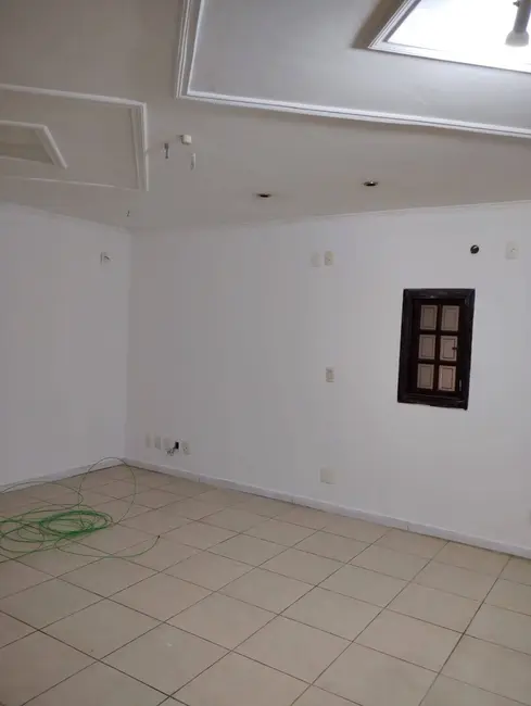 Foto 8 de Sobrado com 5 quartos para alugar em Vila Guedes de Azevedo, Bauru - SP