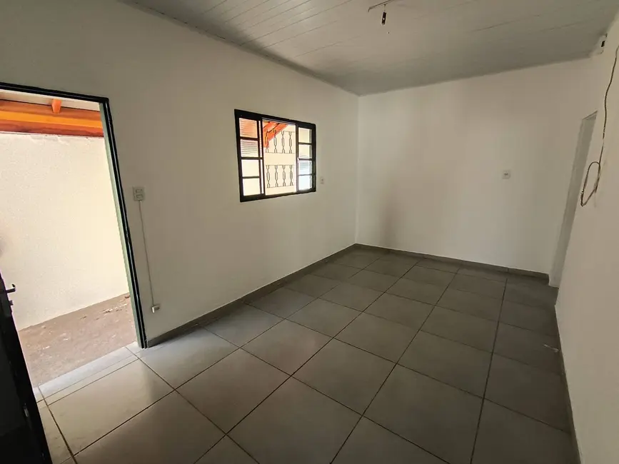Foto 6 de Casa com 2 quartos para alugar em Vila São João da Boa Vista, Bauru - SP