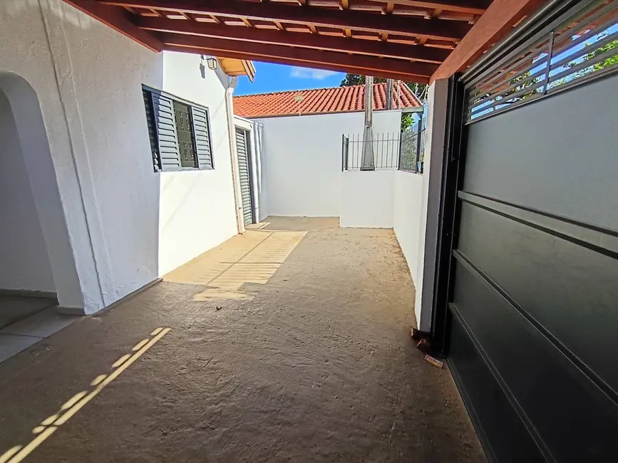 Foto 3 de Casa com 2 quartos para alugar em Vila São João da Boa Vista, Bauru - SP