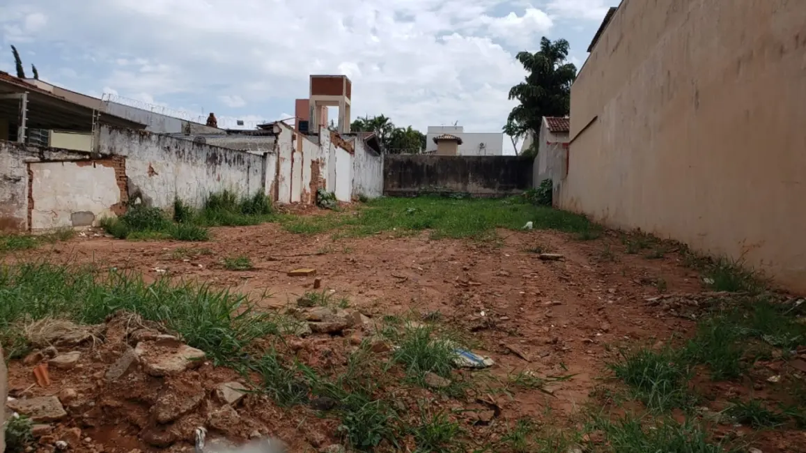 Foto 2 de Terreno / Lote à venda, 484m2 em Jardim América, Bauru - SP