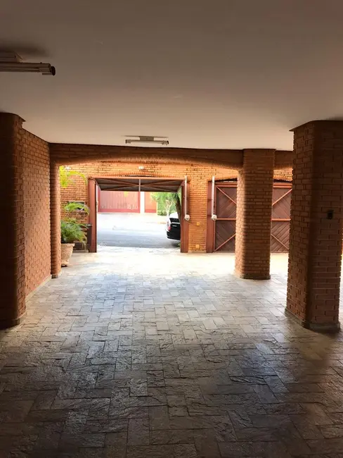 Casa com 5 quartos à venda e para alugar, 250m2 em Jardim Paulista, Bauru - SP - imagem 6 Foto 6 de Casa com 5 quartos à venda e para alugar, 250m2 em Jardim Paulista, Bauru - SP