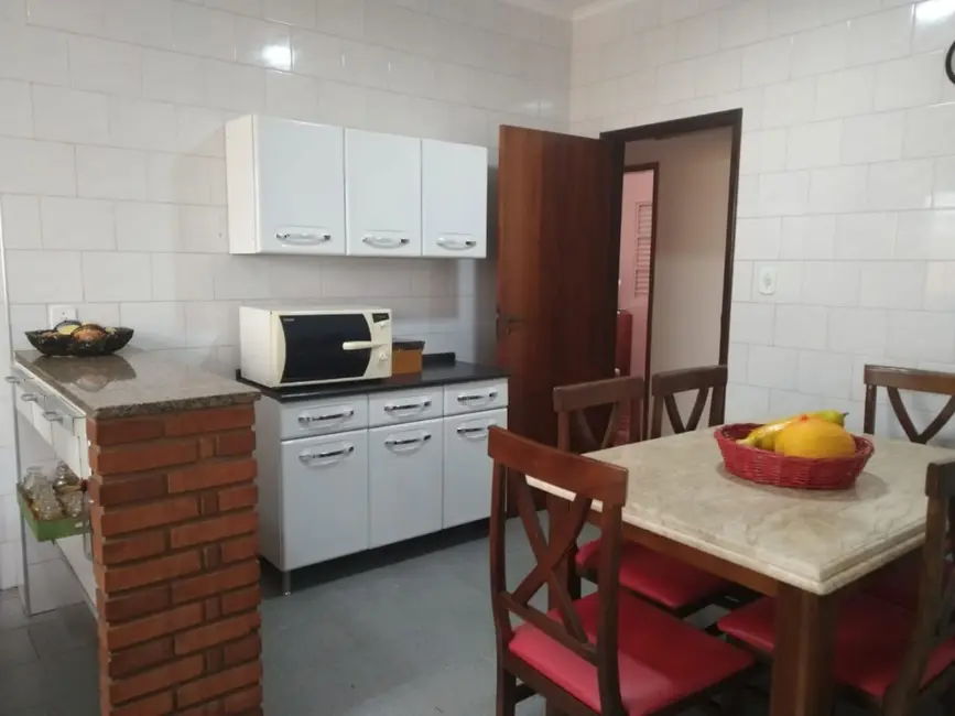 Foto 9 de Casa com 4 quartos à venda, 242m2 em Jardim Estoril, Bauru - SP