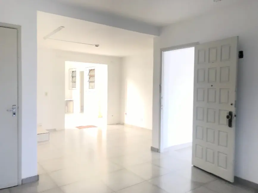 Sobrado com 3 quartos à venda, 119m2 em Fanny, Curitiba - PR - imagem 6 Foto 6 de Sobrado com 3 quartos à venda, 119m2 em Fanny, Curitiba - PR