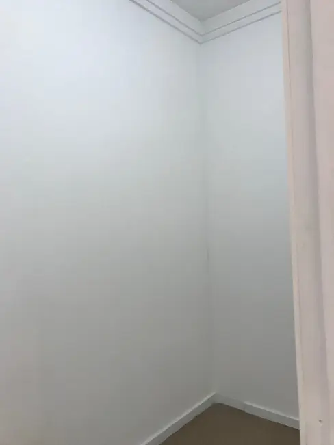 Loja à venda e para alugar, 30m2 em Novo Mundo, Curitiba - PR - imagem 4 Foto 4 de Loja à venda e para alugar, 30m2 em Novo Mundo, Curitiba - PR