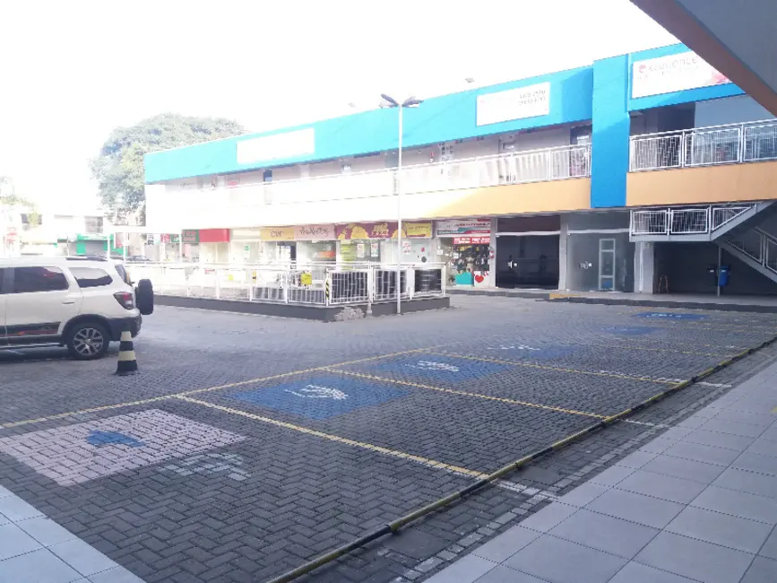 Loja à venda e para alugar, 30m2 em Novo Mundo, Curitiba - PR - imagem 7 Foto 7 de Loja à venda e para alugar, 30m2 em Novo Mundo, Curitiba - PR