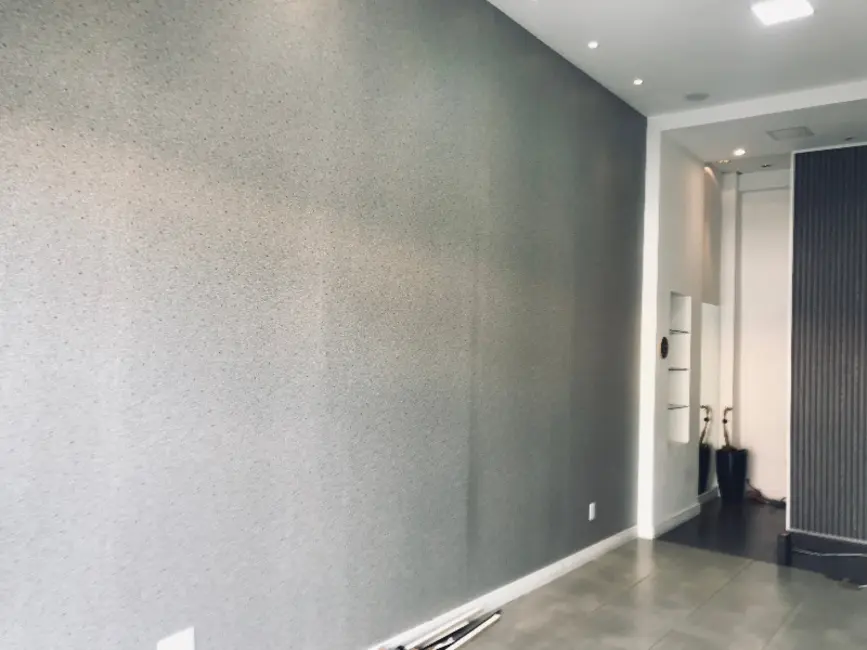 Loja para alugar, 30m2 em Novo Mundo, Curitiba - PR - imagem 9 Foto 9 de Loja para alugar, 30m2 em Novo Mundo, Curitiba - PR