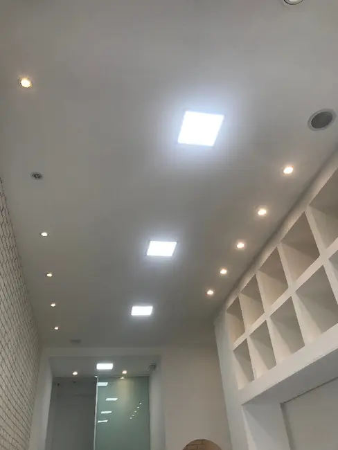 Loja para alugar, 30m2 em Novo Mundo, Curitiba - PR - imagem 8 Foto 8 de Loja para alugar, 30m2 em Novo Mundo, Curitiba - PR