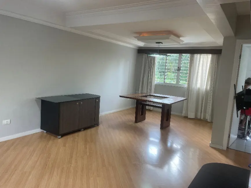 Foto 8 de Sobrado com 3 quartos à venda, 180m2 em Novo Mundo, Curitiba - PR