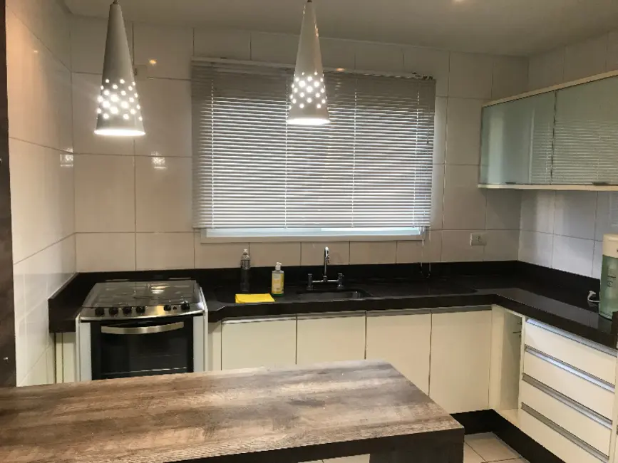 Foto 9 de Sobrado com 3 quartos à venda, 180m2 em Novo Mundo, Curitiba - PR