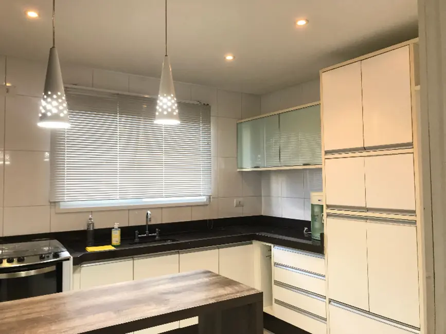 Foto 8 de Sobrado com 3 quartos à venda, 180m2 em Novo Mundo, Curitiba - PR