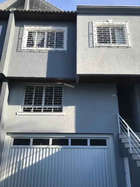 Foto 1 de Sobrado com 3 quartos à venda, 180m2 em Novo Mundo, Curitiba - PR