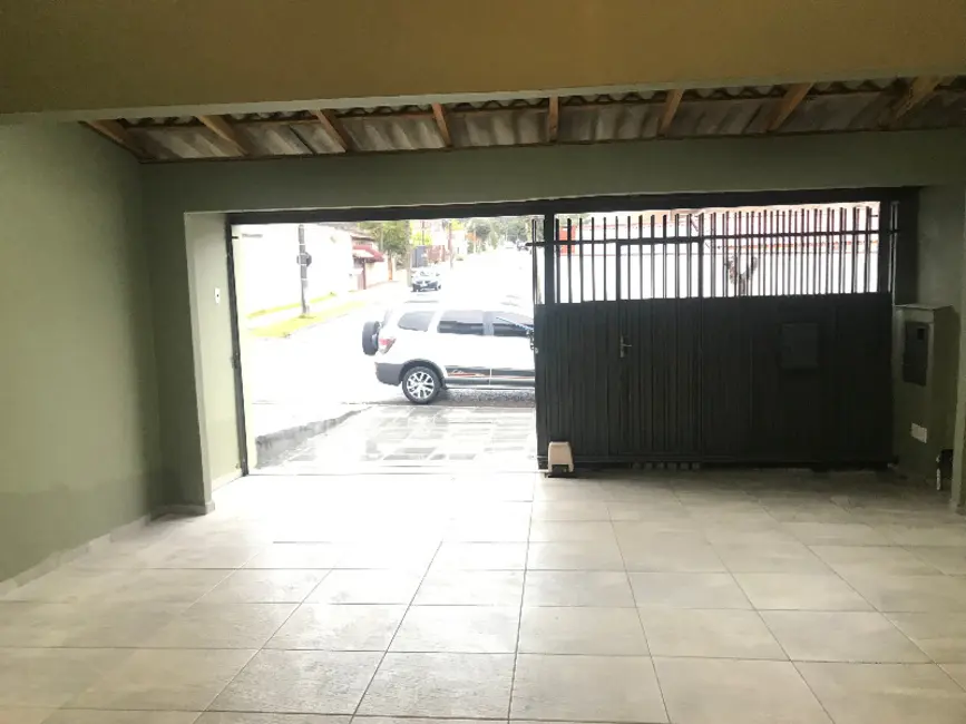 Foto 2 de Sobrado com 3 quartos para alugar, 120m2 em Novo Mundo, Curitiba - PR