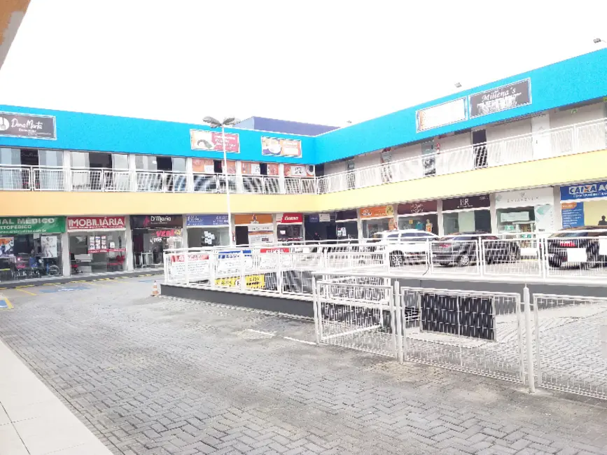 Sala Comercial para alugar, 30m2 em Novo Mundo, Curitiba - PR - imagem 9 Foto 9 de Sala Comercial para alugar, 30m2 em Novo Mundo, Curitiba - PR