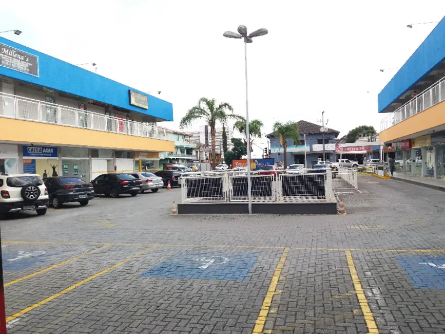 Foto 10 de Sala Comercial para alugar, 30m2 em Novo Mundo, Curitiba - PR