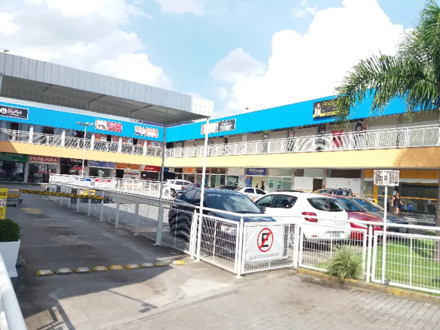 Sala Comercial para alugar, 30m2 em Novo Mundo, Curitiba - PR - imagem 8 Foto 8 de Sala Comercial para alugar, 30m2 em Novo Mundo, Curitiba - PR