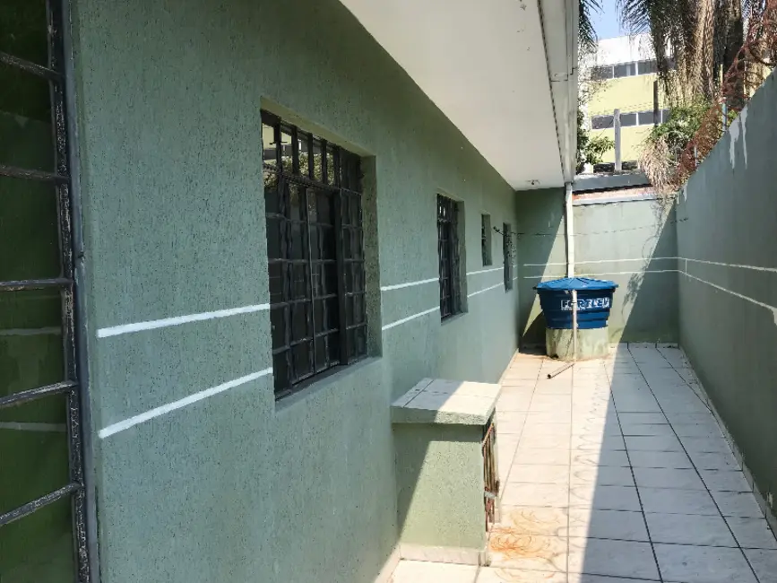 Casa com 3 quartos para alugar, 100m2 em Guaíra, Curitiba - PR - imagem 3 Foto 3 de Casa com 3 quartos para alugar, 100m2 em Guaíra, Curitiba - PR