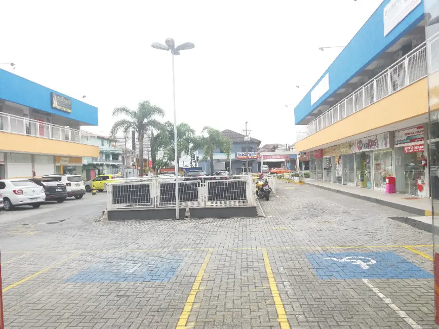 Foto 5 de Loja para alugar, 31m2 em Novo Mundo, Curitiba - PR