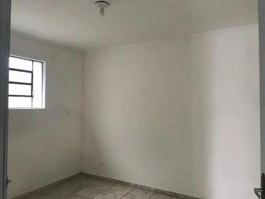 Apartamento com 2 quartos para alugar, 60m2 em Lindóia, Curitiba - PR - imagem 8 Foto 8 de Apartamento com 2 quartos para alugar, 60m2 em Lindóia, Curitiba - PR