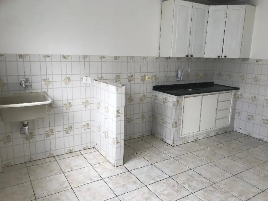 Apartamento com 2 quartos para alugar, 60m2 em Lindóia, Curitiba - PR - imagem 2 Foto 2 de Apartamento com 2 quartos para alugar, 60m2 em Lindóia, Curitiba - PR