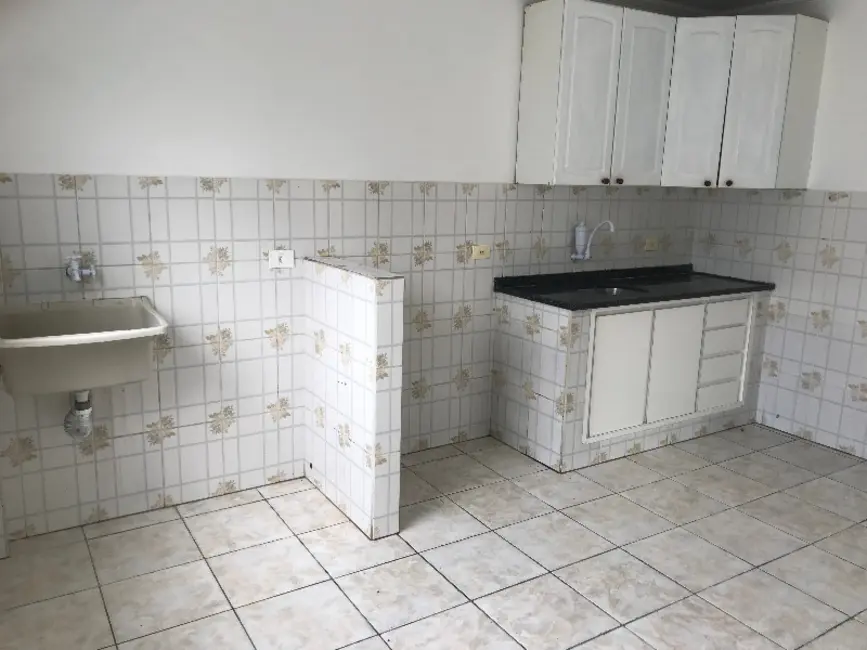 Apartamento com 2 quartos para alugar, 60m2 em Lindóia, Curitiba - PR - imagem 2 Foto 2 de Apartamento com 2 quartos para alugar, 60m2 em Lindóia, Curitiba - PR