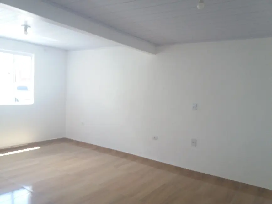 Foto 8 de Casa com 1 quarto para alugar, 70m2 em Novo Mundo, Curitiba - PR