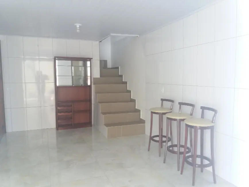Foto 6 de Casa com 1 quarto para alugar, 70m2 em Novo Mundo, Curitiba - PR