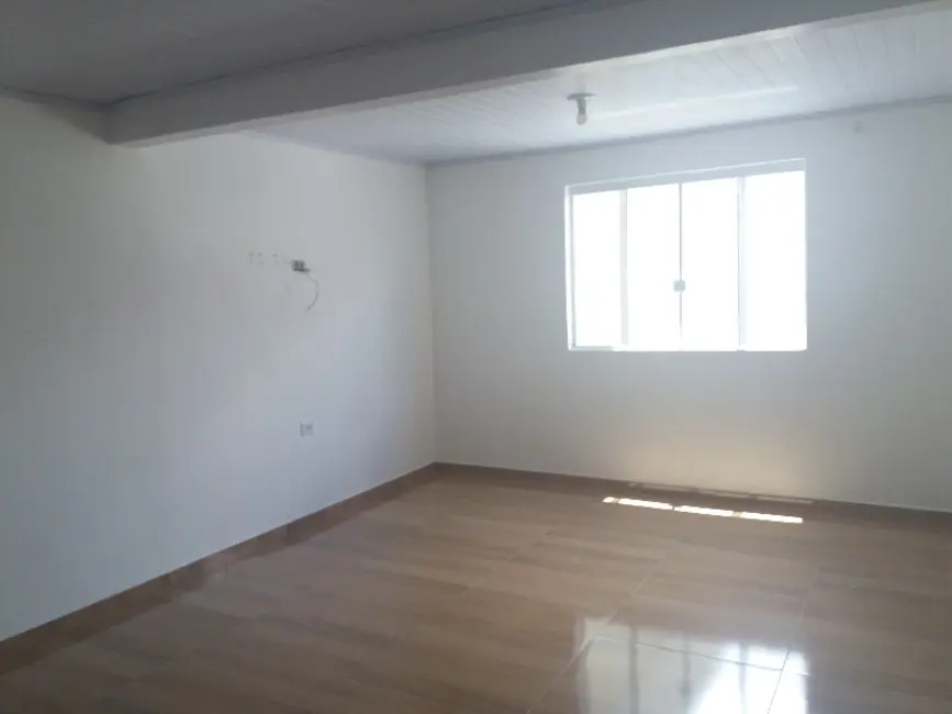 Foto 9 de Casa com 1 quarto para alugar, 70m2 em Novo Mundo, Curitiba - PR
