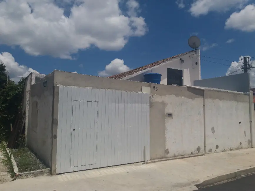 Foto 1 de Casa com 1 quarto para alugar, 70m2 em Novo Mundo, Curitiba - PR