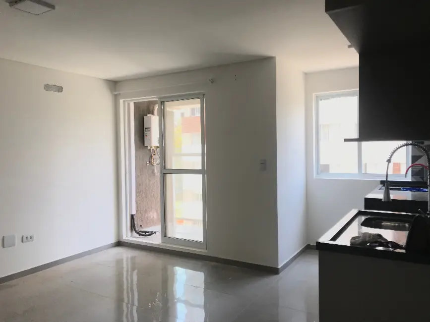 Apartamento com 2 quartos para alugar, 49m2 em Água Verde, Curitiba - PR - imagem 6 Foto 6 de Apartamento com 2 quartos para alugar, 49m2 em Água Verde, Curitiba - PR