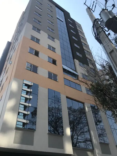 Apartamento com 2 quartos para alugar, 49m2 em Água Verde, Curitiba - PR - imagem 1 Foto 1 de Apartamento com 2 quartos para alugar, 49m2 em Água Verde, Curitiba - PR