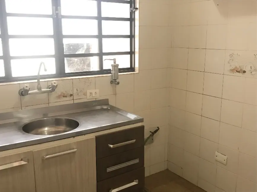 Sobrado com 3 quartos para alugar, 140m2 em Fanny, Curitiba - PR - imagem 9 Foto 9 de Sobrado com 3 quartos para alugar, 140m2 em Fanny, Curitiba - PR