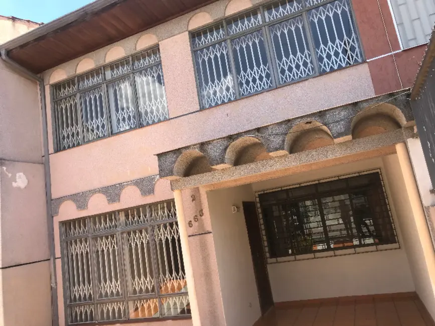 Sobrado com 3 quartos para alugar, 140m2 em Fanny, Curitiba - PR - imagem 1 Foto 1 de Sobrado com 3 quartos para alugar, 140m2 em Fanny, Curitiba - PR