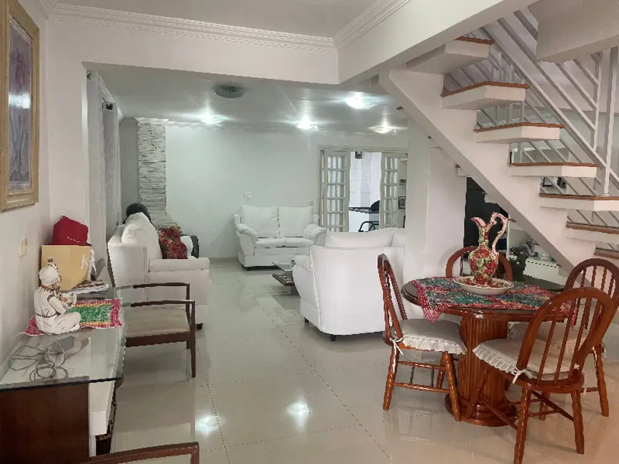 Foto 7 de Sobrado com 4 quartos à venda, 270m2 em Uberaba, Curitiba - PR