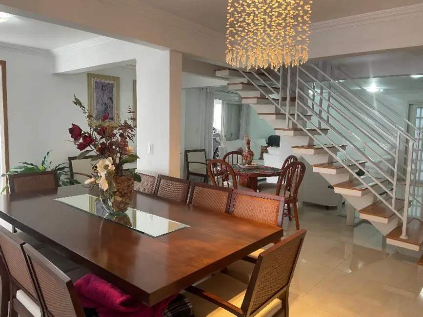 Foto 6 de Sobrado com 4 quartos à venda, 270m2 em Uberaba, Curitiba - PR