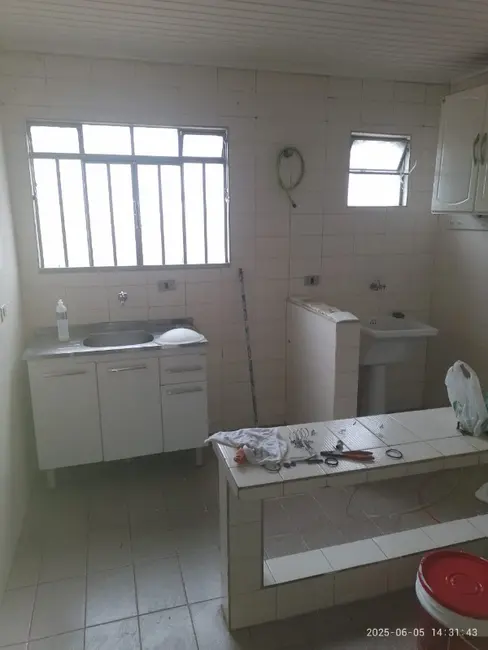 Foto 2 de Apartamento com 2 quartos para alugar, 50m2 em Lindóia, Curitiba - PR