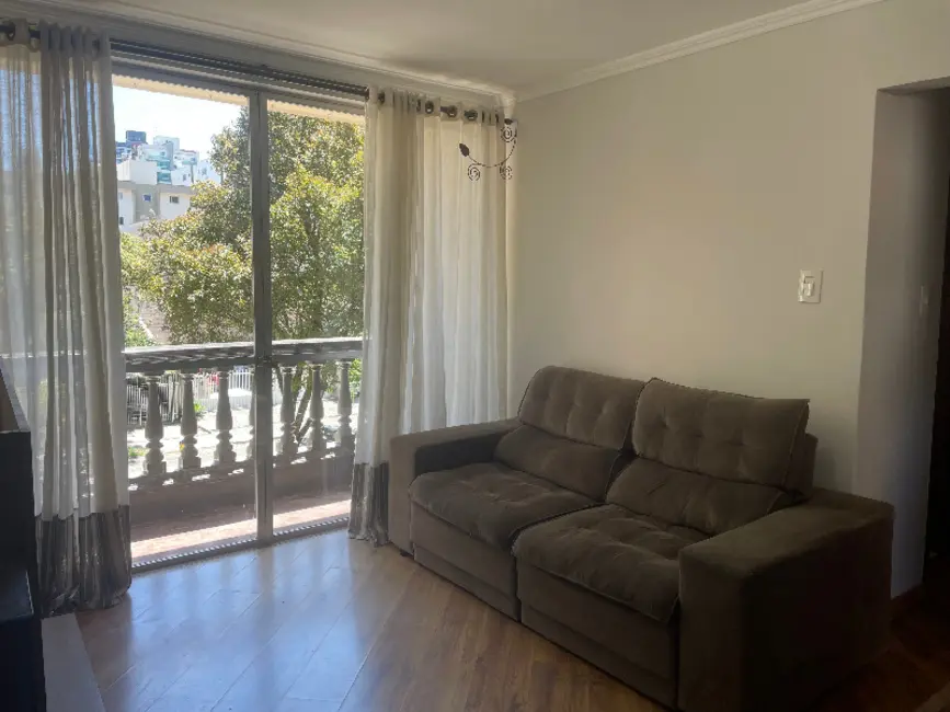 Apartamento com 2 quartos para alugar, 60m2 em Água Verde, Curitiba - PR - imagem 8 Foto 8 de Apartamento com 2 quartos para alugar, 60m2 em Água Verde, Curitiba - PR