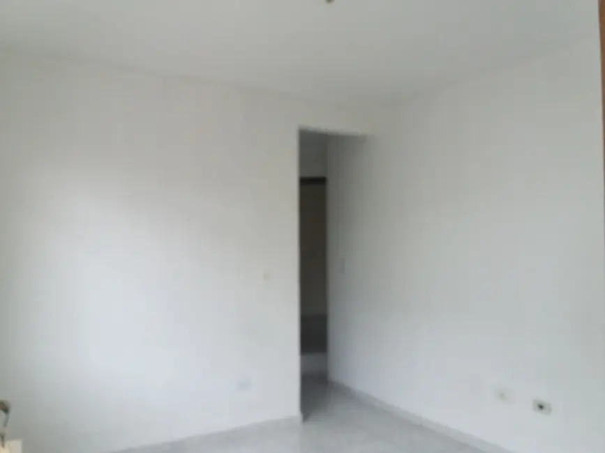 Casa com 3 quartos para alugar, 60m2 em Novo Mundo, Curitiba - PR - imagem 9 Foto 9 de Casa com 3 quartos para alugar, 60m2 em Novo Mundo, Curitiba - PR