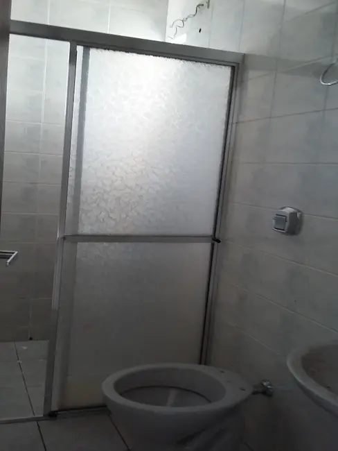 Casa com 3 quartos para alugar, 60m2 em Novo Mundo, Curitiba - PR - imagem 5 Foto 5 de Casa com 3 quartos para alugar, 60m2 em Novo Mundo, Curitiba - PR