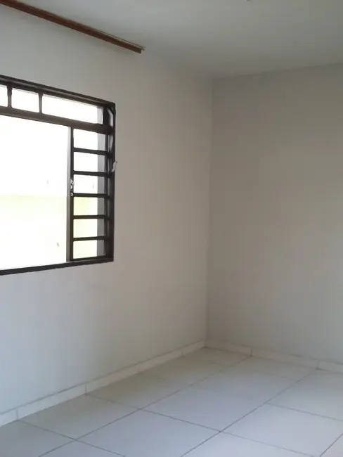 Casa com 3 quartos para alugar, 60m2 em Novo Mundo, Curitiba - PR - imagem 6 Foto 6 de Casa com 3 quartos para alugar, 60m2 em Novo Mundo, Curitiba - PR